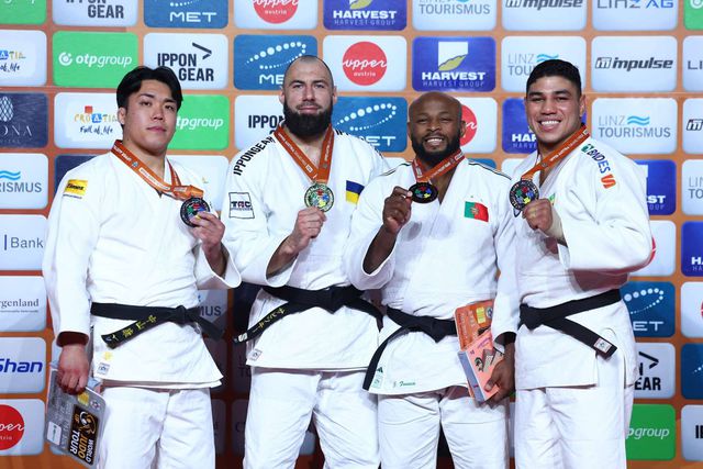 Pódio dos -100 kg em Linz        Fotografia Gabriela Sabau/IJF