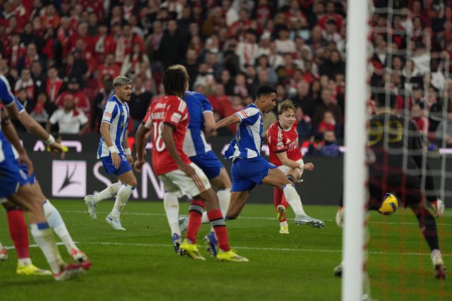 Clássico acabou a ferver: Benfica pediu penálti no último lance