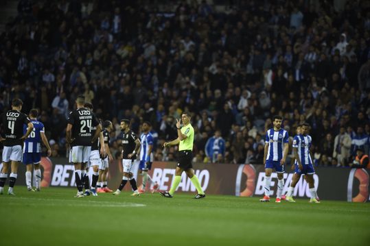 FC Porto enumera erros de arbitragem após derrota do Dragão