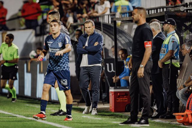 E. Amadora: banco com garantias e mão certeira de Sérgio valeram um ponto