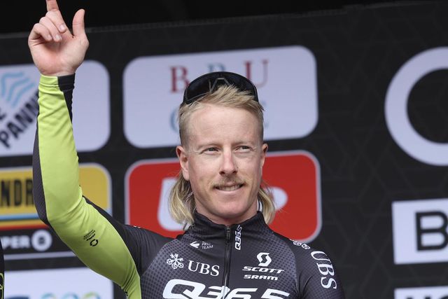 Foi o último a terminar a Paris-Roubaix, 48 minutos após Van der Poel: «São os Hunger Games»