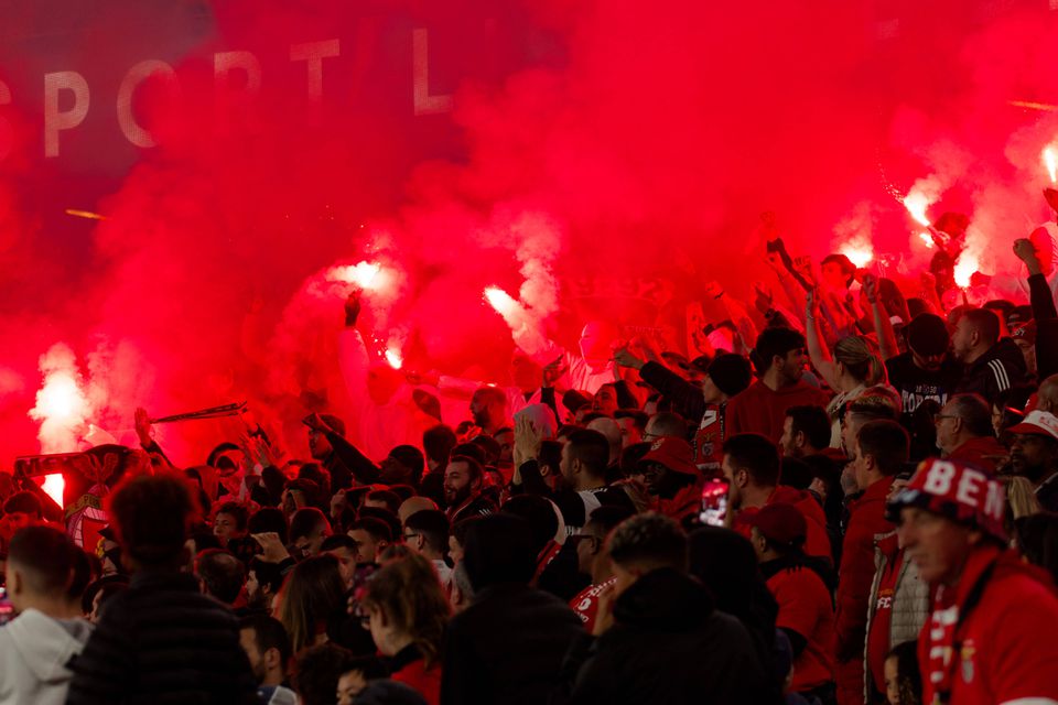Adeptos do Benfica retirados de restaurante para evitar confrontos com ultras do Marselha