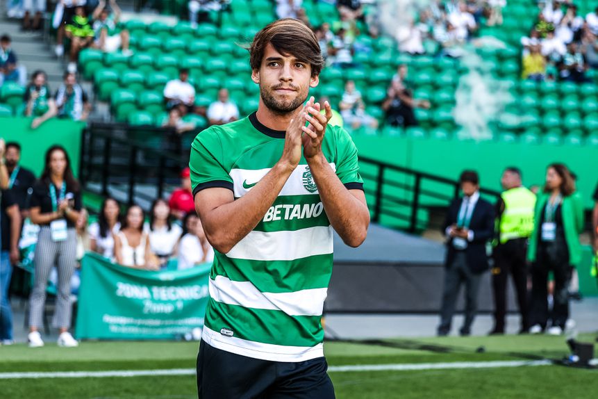 Daniel Bragança a agradecer apoio no Estádio de Alvalade