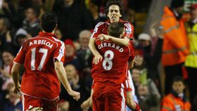 Ex-Liverpool sobrevive a ataque de granada na própria casa