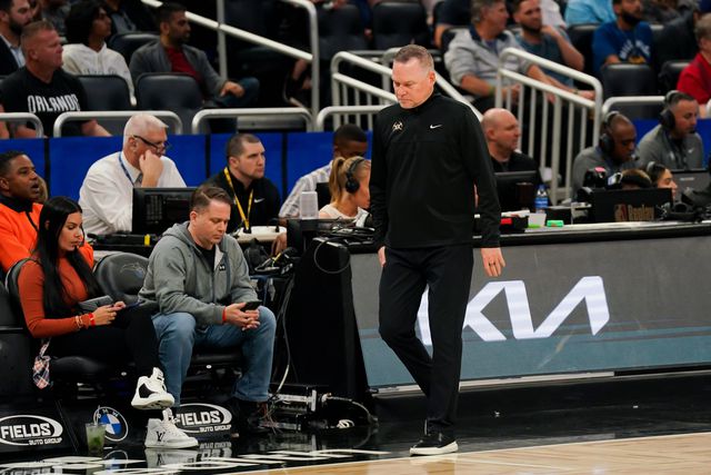 Bomba na NBA! Nuggets despedem treinador campeão a 15 dias dos 'playoffs'