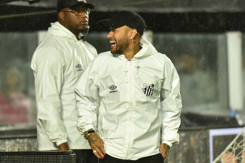 Neymar volta a treinar-se no Santos após longa ausência por lesão (FOTO IMAGO)