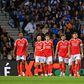 Jogadores do Benfica festejam a histórica vitória, por 4-1, sobre o FC Porto, no Estádio do Dragão