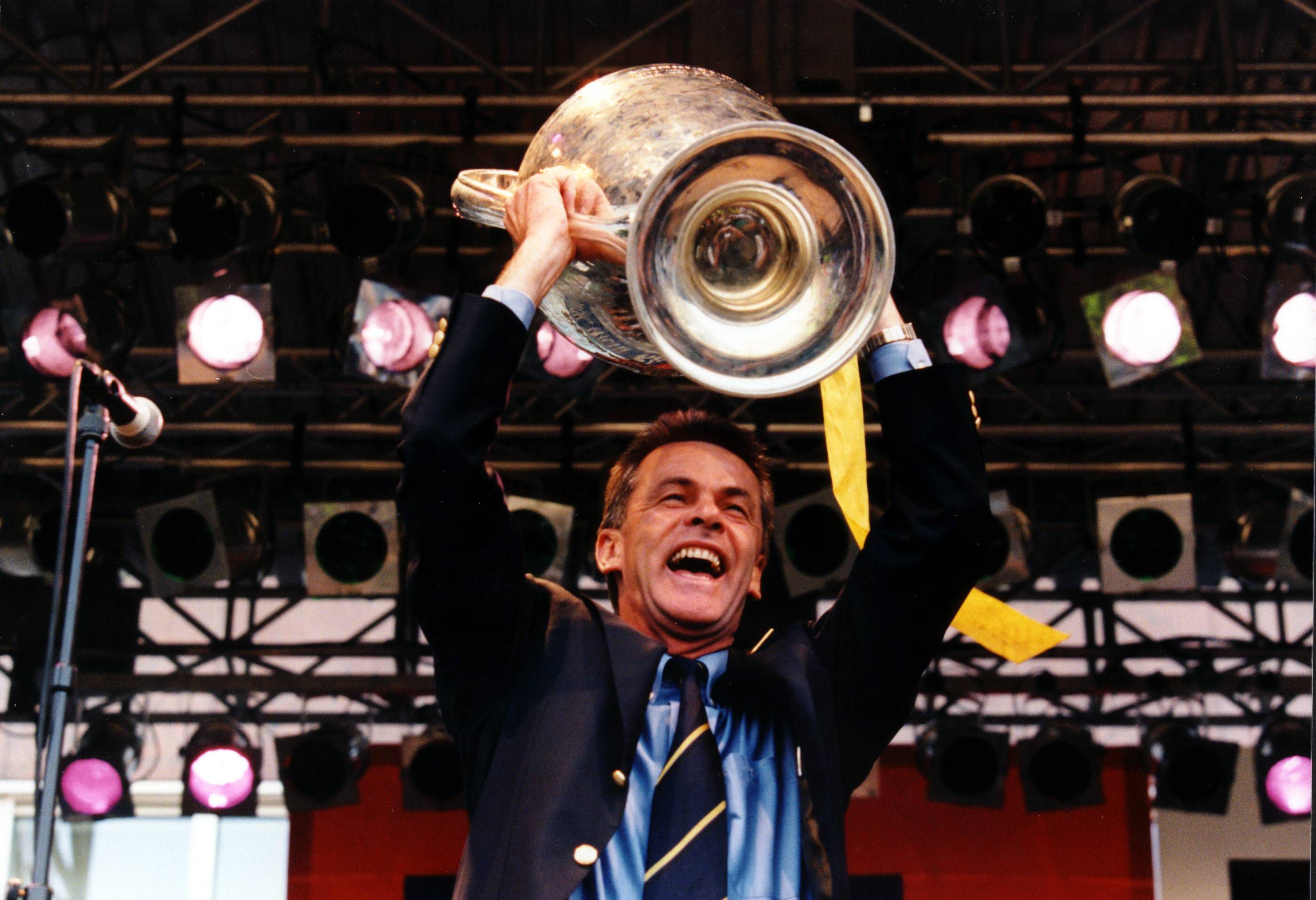 Ottmar Hitzfeld – 24 títulos. Venceu a Bundesliga por sete vezes e a Champions League por duas, uma pelo Bayern e outra pelo Borussia Dortmund (IMAGO)