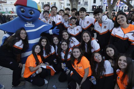 Parte das seleções do distrito da Guarda antes do defile em Albufeira    Fotografia FPB