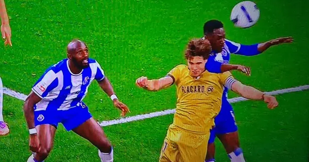 Farioli diz que lance entre Zaidu e Gustavo Sá «não é penálti»