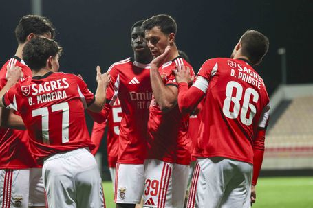 Benfica B surpreende candidatos e olha para cima