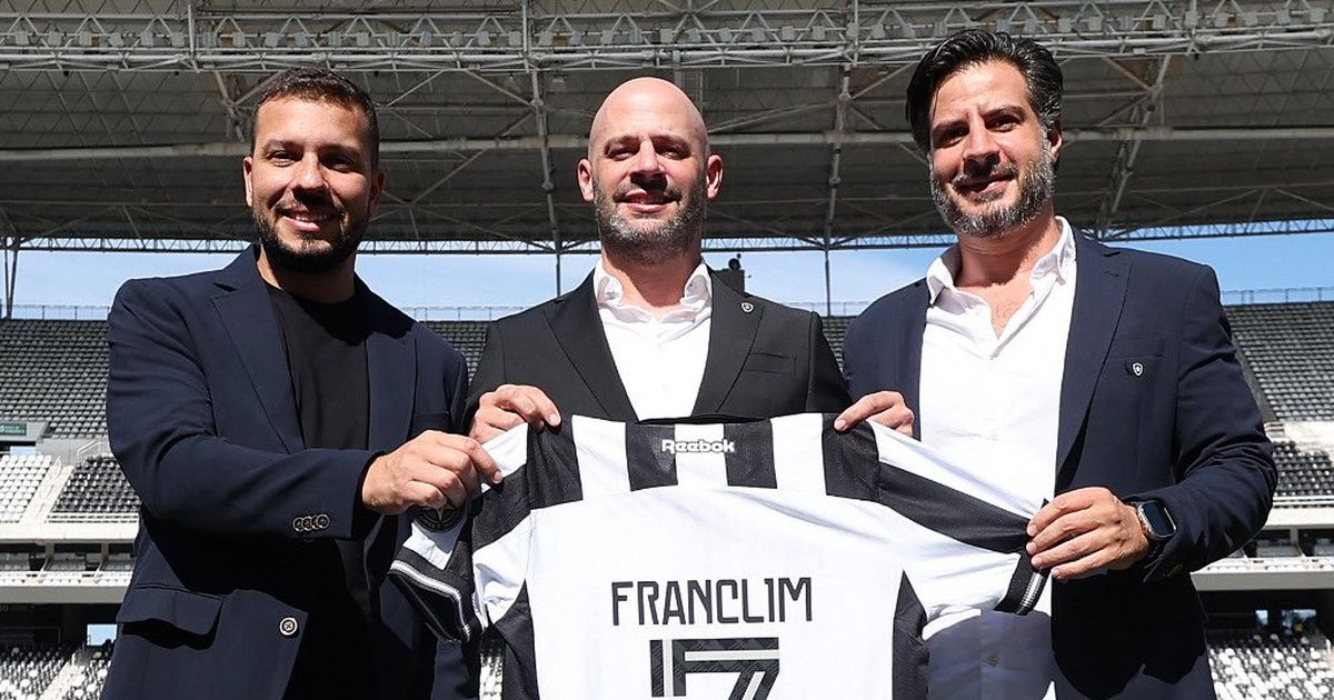 Franclim Carvalho apresentado no Botafogo: «Quando o telefone toca...»