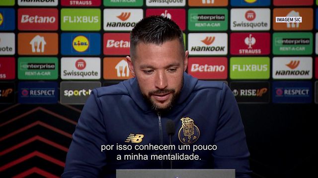 Farioli dá a opinião sobre lance polémico entre Gustavo Sá e Zaidu