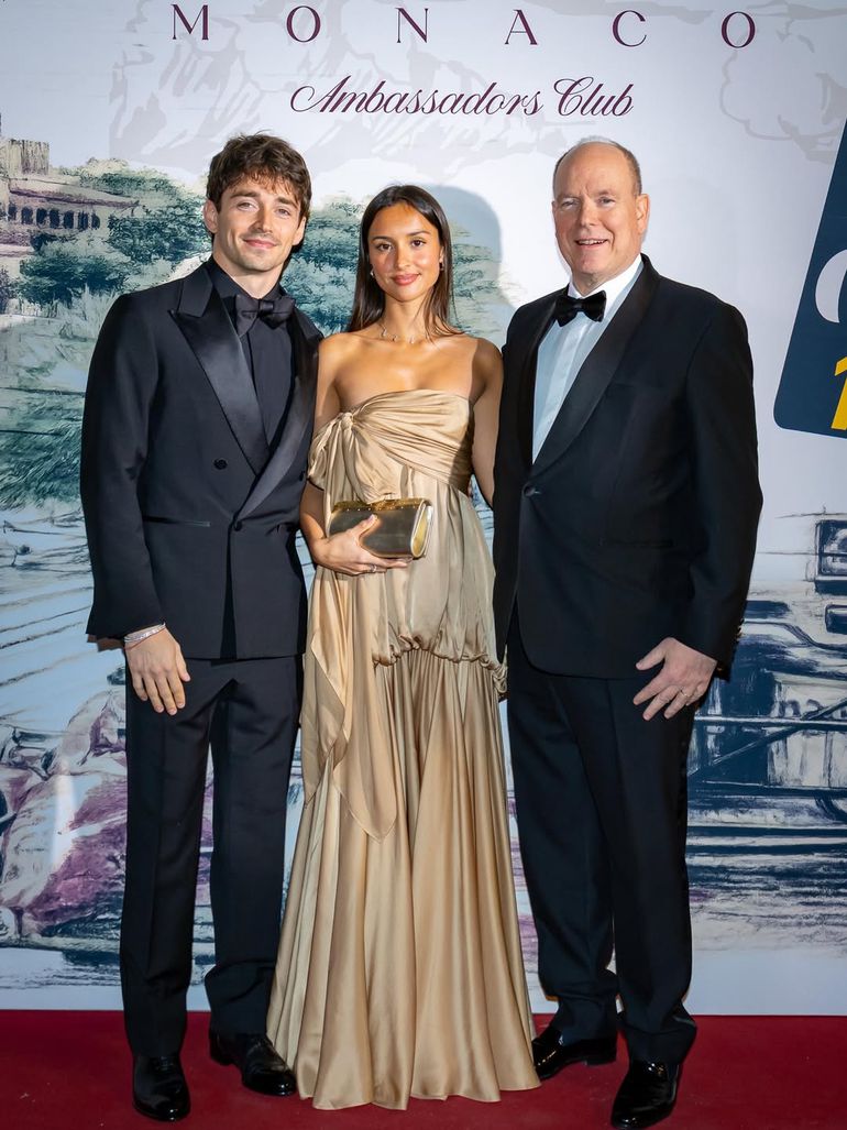 Charles Leclerc, Alexandra Saint Mleux e Alberto do Mónaco - Instagram @palaisprincierdemonaco @monacoambassadorsclub