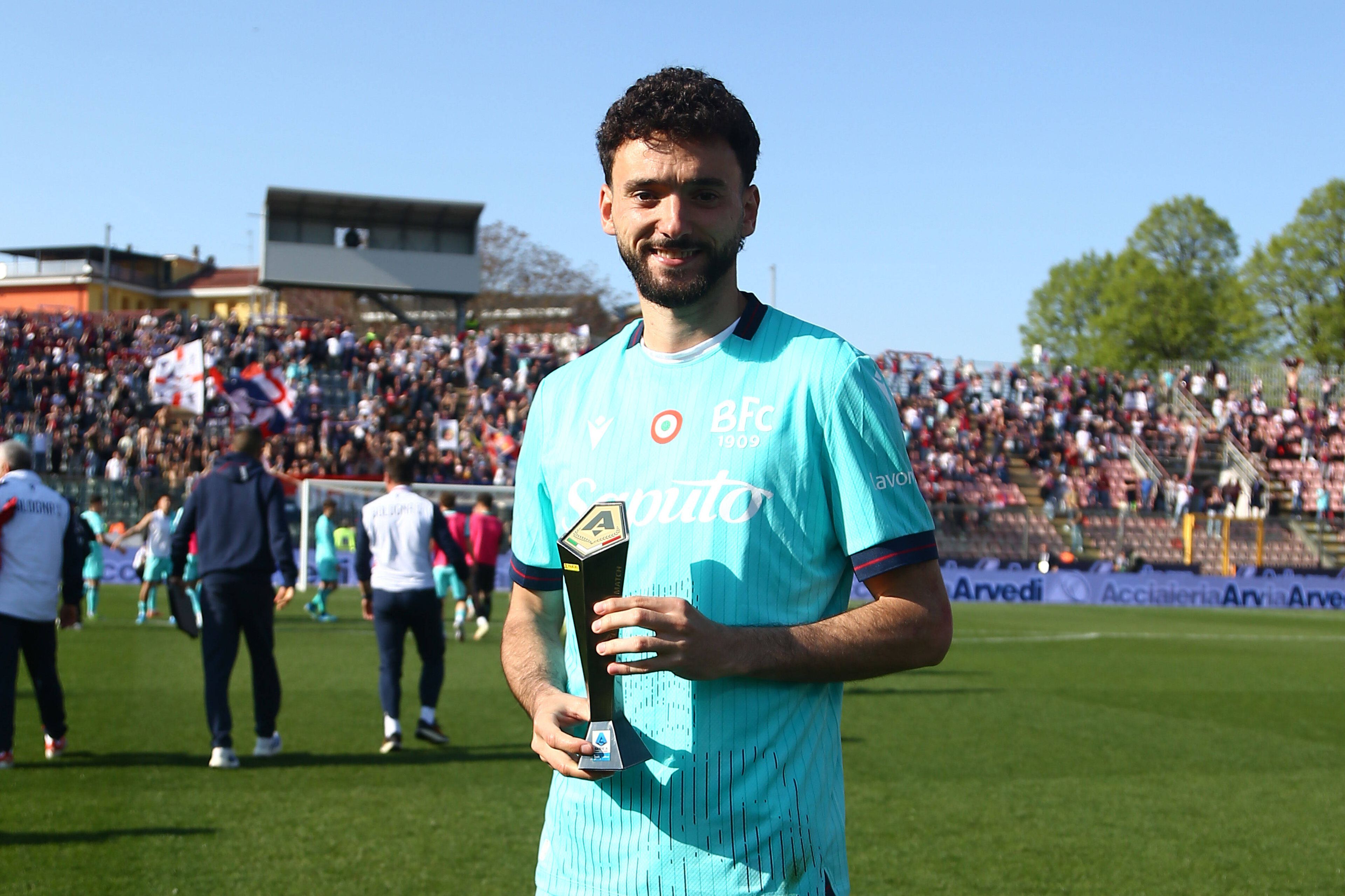 João Mário foi eleito o melhor em campo na vitória do Bolonha