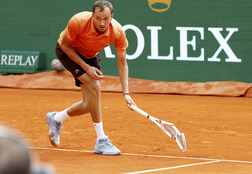 Assim ficou a raquete de Daniil Medvedev