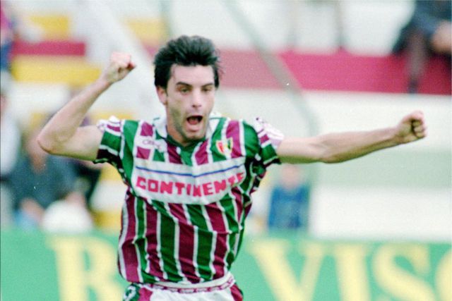 Antigo avançado foi figura de proa do emblema da Reboleira na segunda metade da década de 90 — Foto: A BOLA