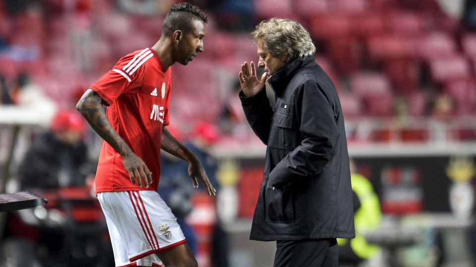 Talisca elogia Jorge Jesus: «Fez muita diferença na minha carreira»