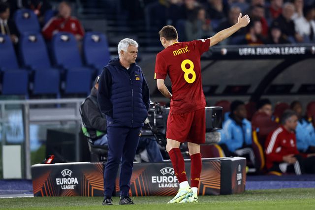 Matic: «Mourinho é um dos melhores treinadores da história do futebol»