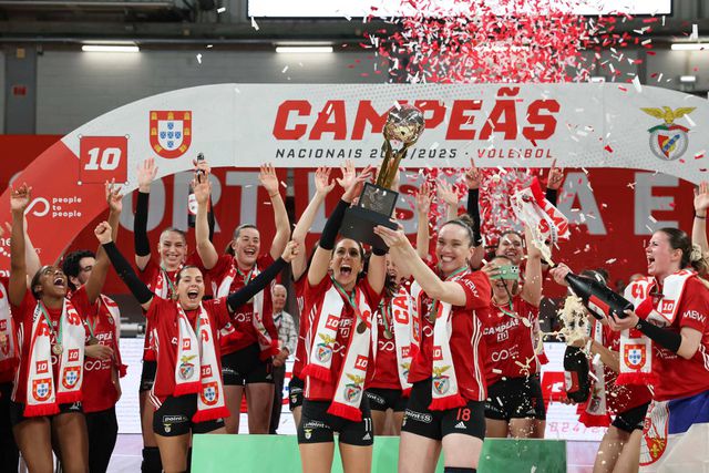 Benfica é campeão nacional de voleibol feminino 50 anos depois
