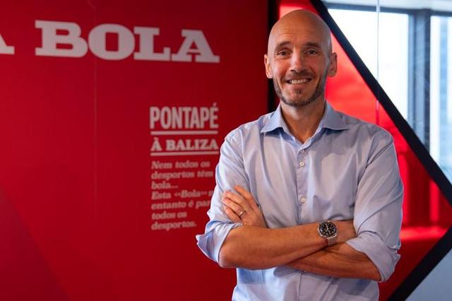 MItchell van der Gaag entrevistado em A BOLA