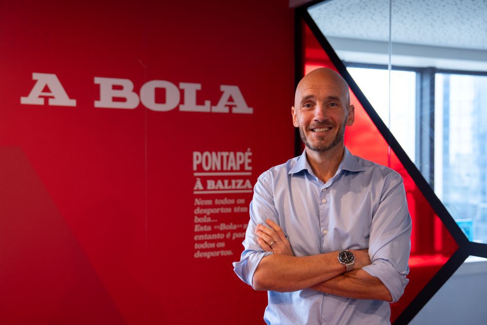 ENTREVISTA A BOLA Mitchell van der Gaag: «Ninguém quis arriscar em mim, mas estou vivo e quero ser treinador cá»