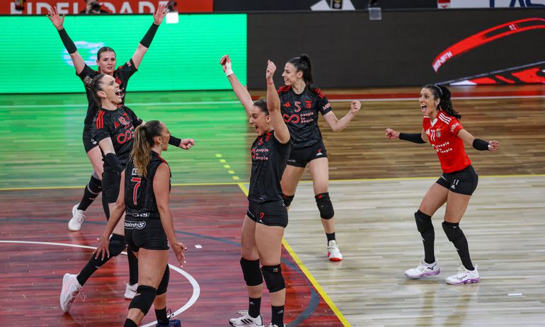 Benfica é campeão nacional de voleibol feminino 50 anos depois