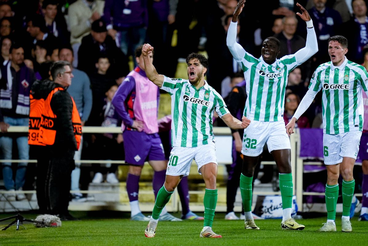 Betis sobrevive a jogo louco e está na final da Conference League
