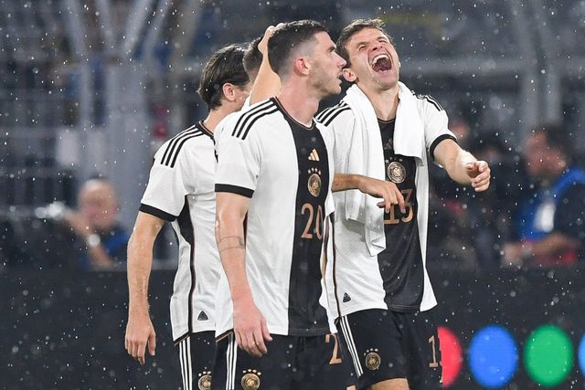 Gosens chama Muller para a Fiorentina: «Vale a pena viver esta aventura»