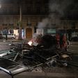 Caos em Paris (vídeo e fotos): atropelamento, incêndios e 44 adeptos detidos