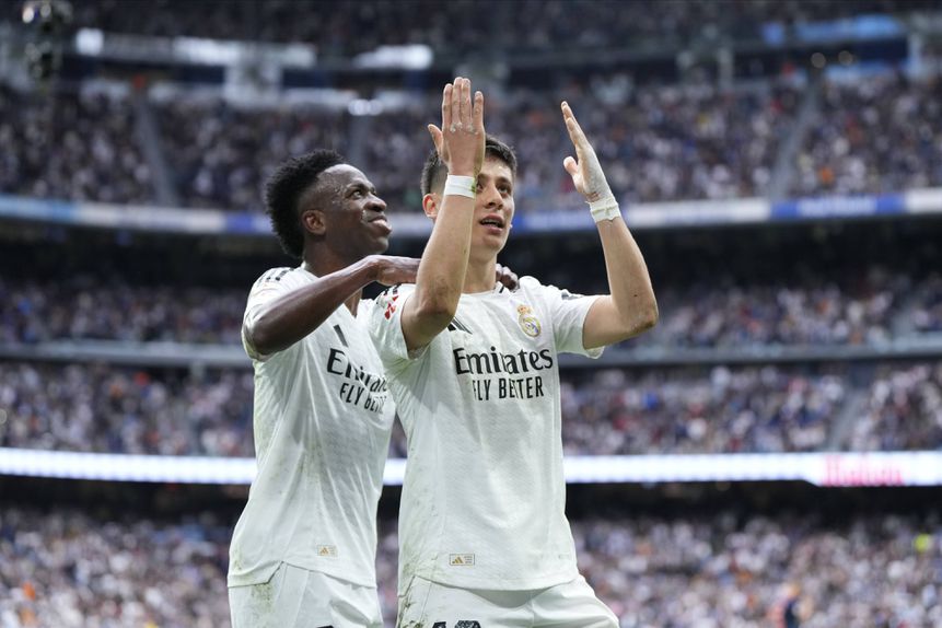 Arda Guler a celebrar um dos cinco golos que marcou ao serviço do Real Madrid, esta época