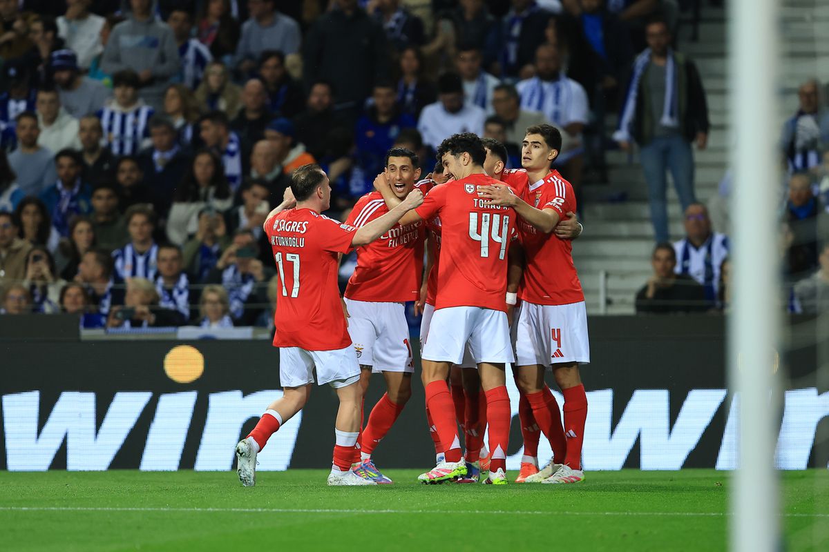 Benfica: Lage prepara equipa de gala para o dérbi