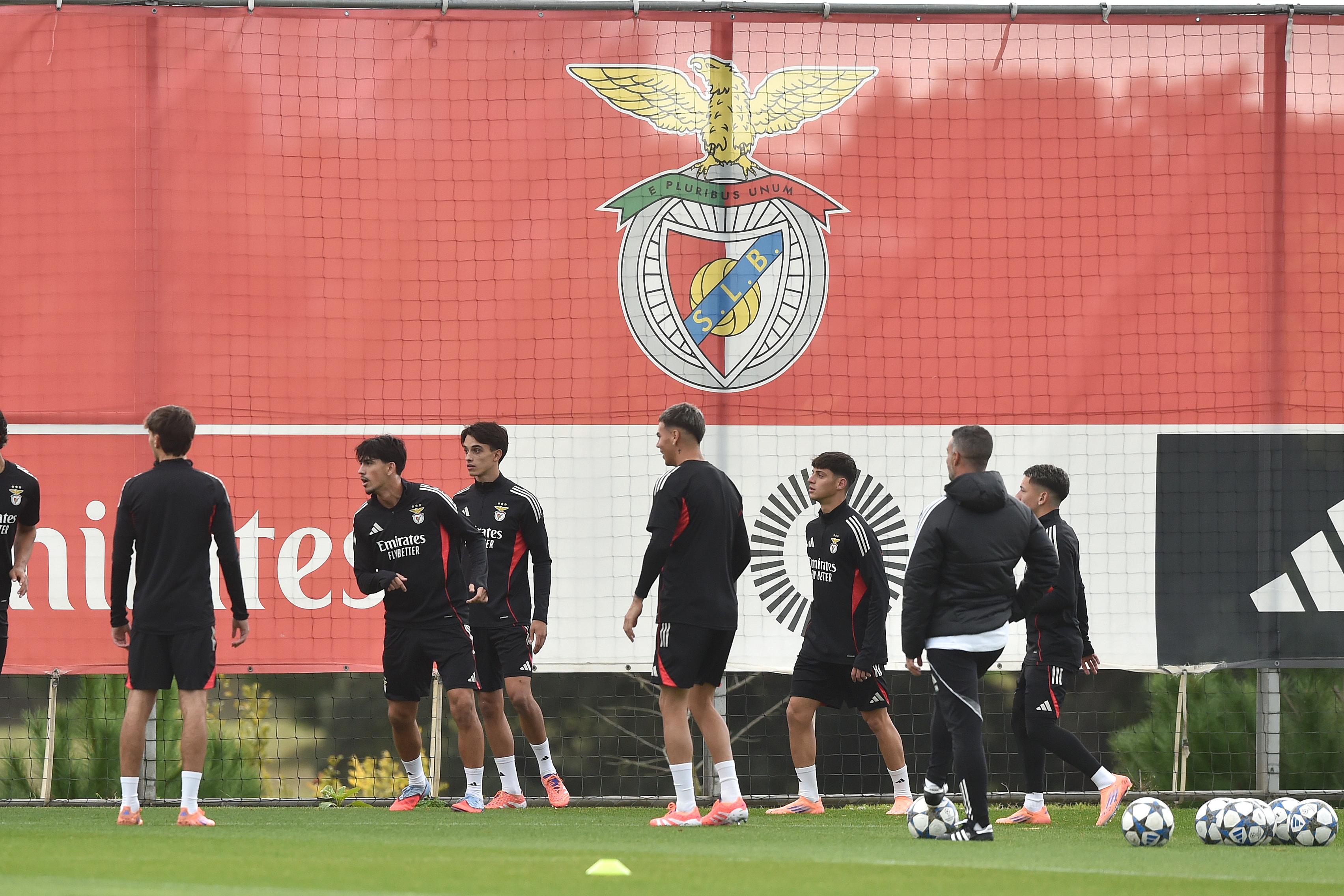 Plantel do Benfica em treino no Seixal - Foto: Miguel Nunes
