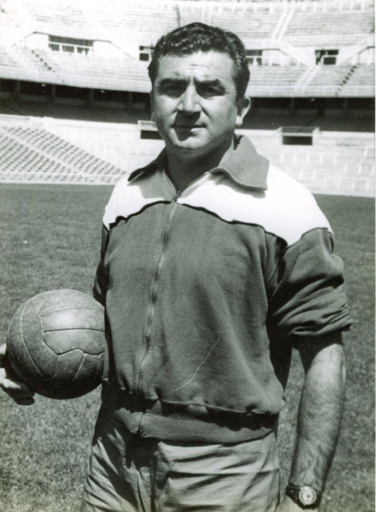 Miguel Muñoz – 1959; 1960 a 1973 – conquistou três Champions (1958/59, 1959/60 e 1965/66), mas na primeira orientou a equipa apenas nos quartos de final devido a uma operação do treinador Luis Carniglia que o obrigou a assumir a equipa durante dois meses