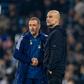 Pep Guardiola ao lado de Vítor Pereira num Manchester City-Nottingham Forest