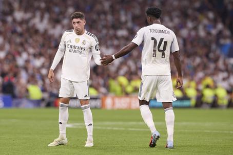 Federico Valverde, um dos capitães do Real Madrid, e Aurélien Tchouaméni