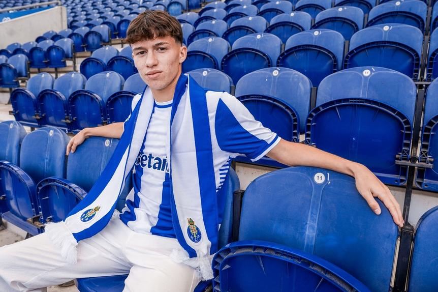 Duarte Cunha renovou com o FC Porto até 2031 - Foto: FC PORTO