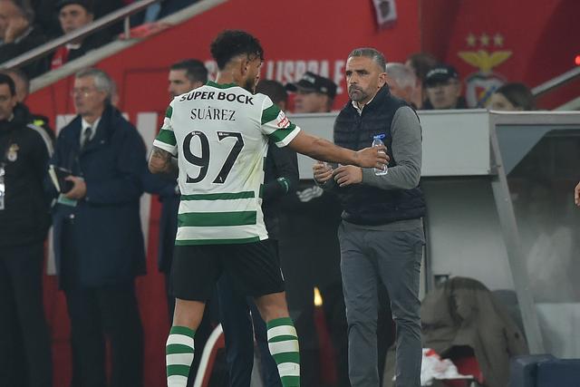 Rui Borges e o melhor marcador do Sporting em 2025/2026 (MIGUEL NUNES)