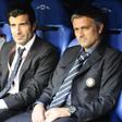 Luís Figo ao lado de José Mourinho no Inter