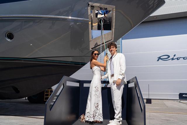 Charles Leclerc compra superiate de 17 milhões de euros