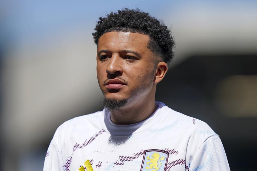 Jadon Sancho esteve emprestado ao Aston Villa, na temporada passada (IMAGO)