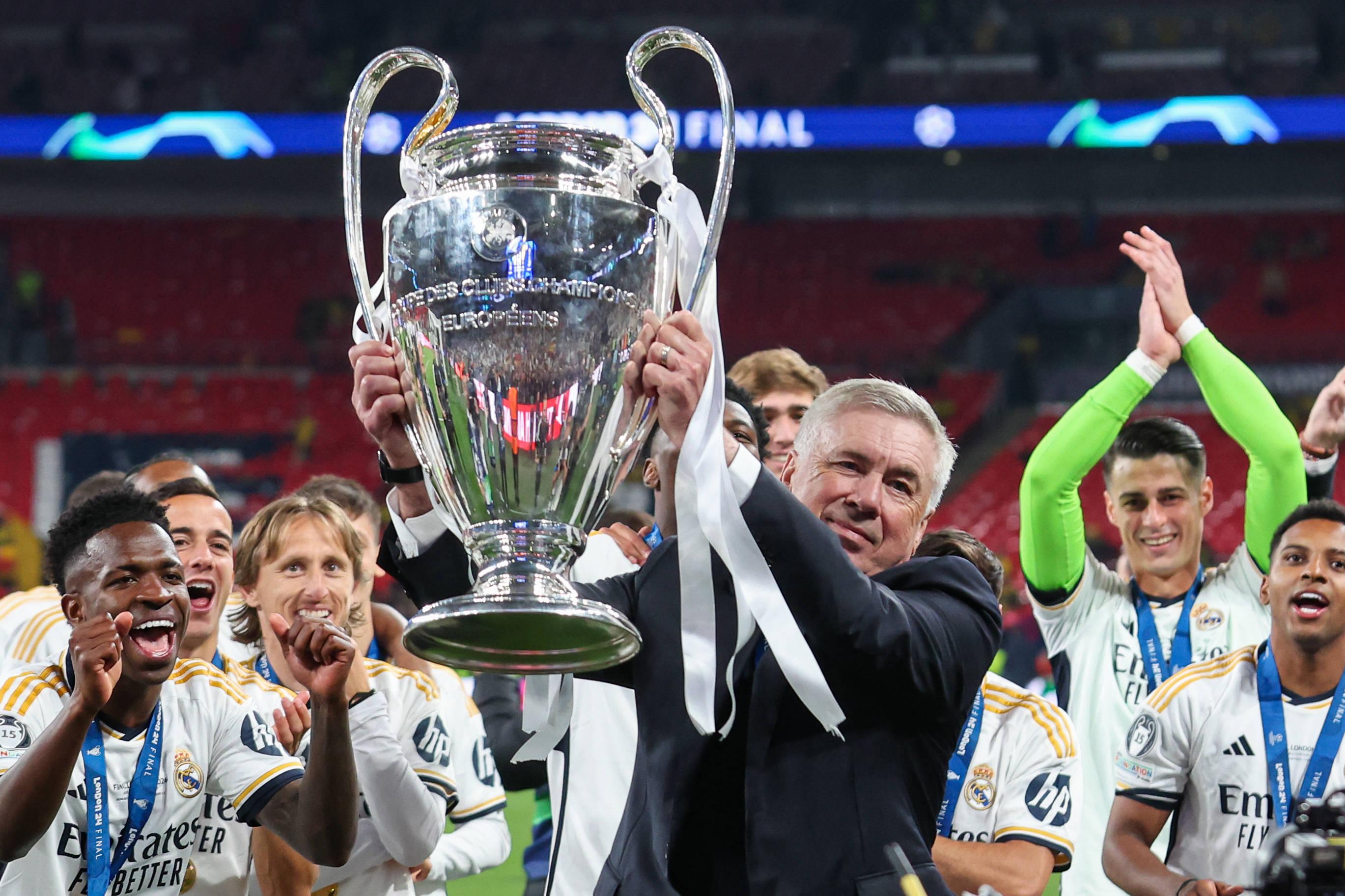 Carlo Ancelotti – 2013 a 2015; 2021 a 2025 – conquistou uma Champions na primeira passagem (2014) e duas na segunda (2022 e 2024)