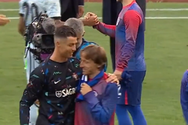 VÍDEO: o reencontro sorridente entre Cristiano Ronaldo e Modric
