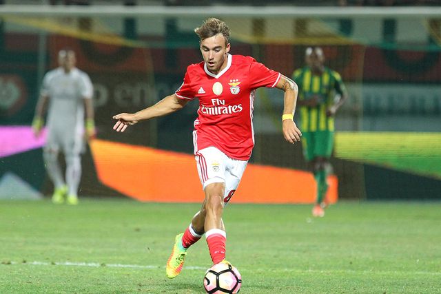 «Não ia ser o amor ao Benfica a deixar-me preso ali»