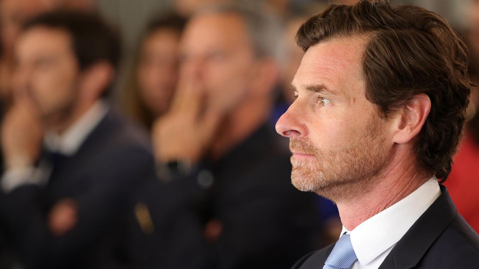 Villas-Boas retido no Porto devido a apagão informático