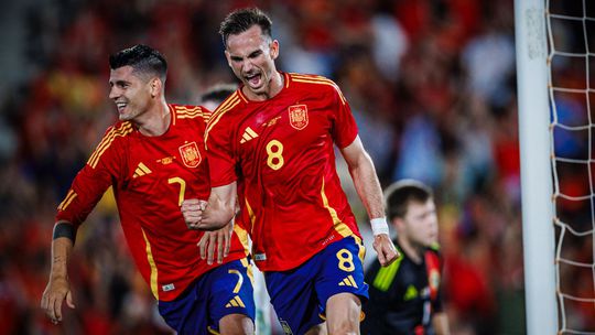 Golo madrugador acordou Espanha para a goleada