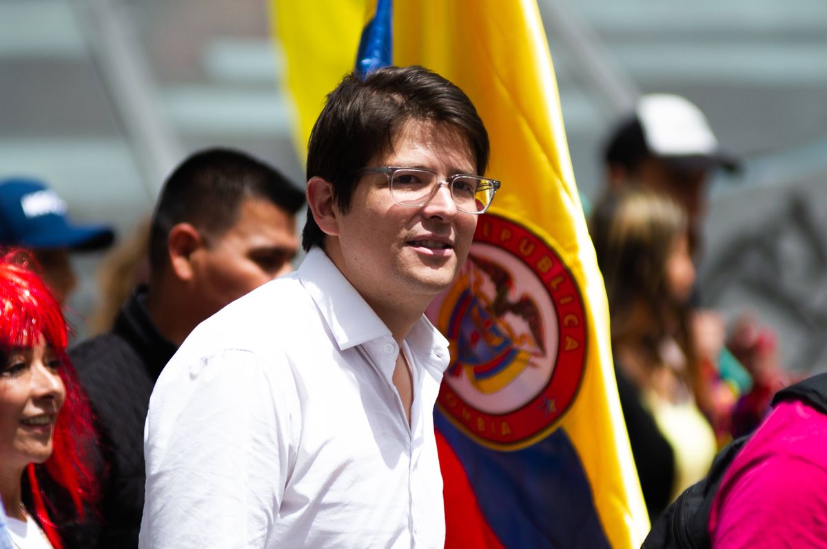 Pré-candidato à presidência da Colômbia baleado durante comício