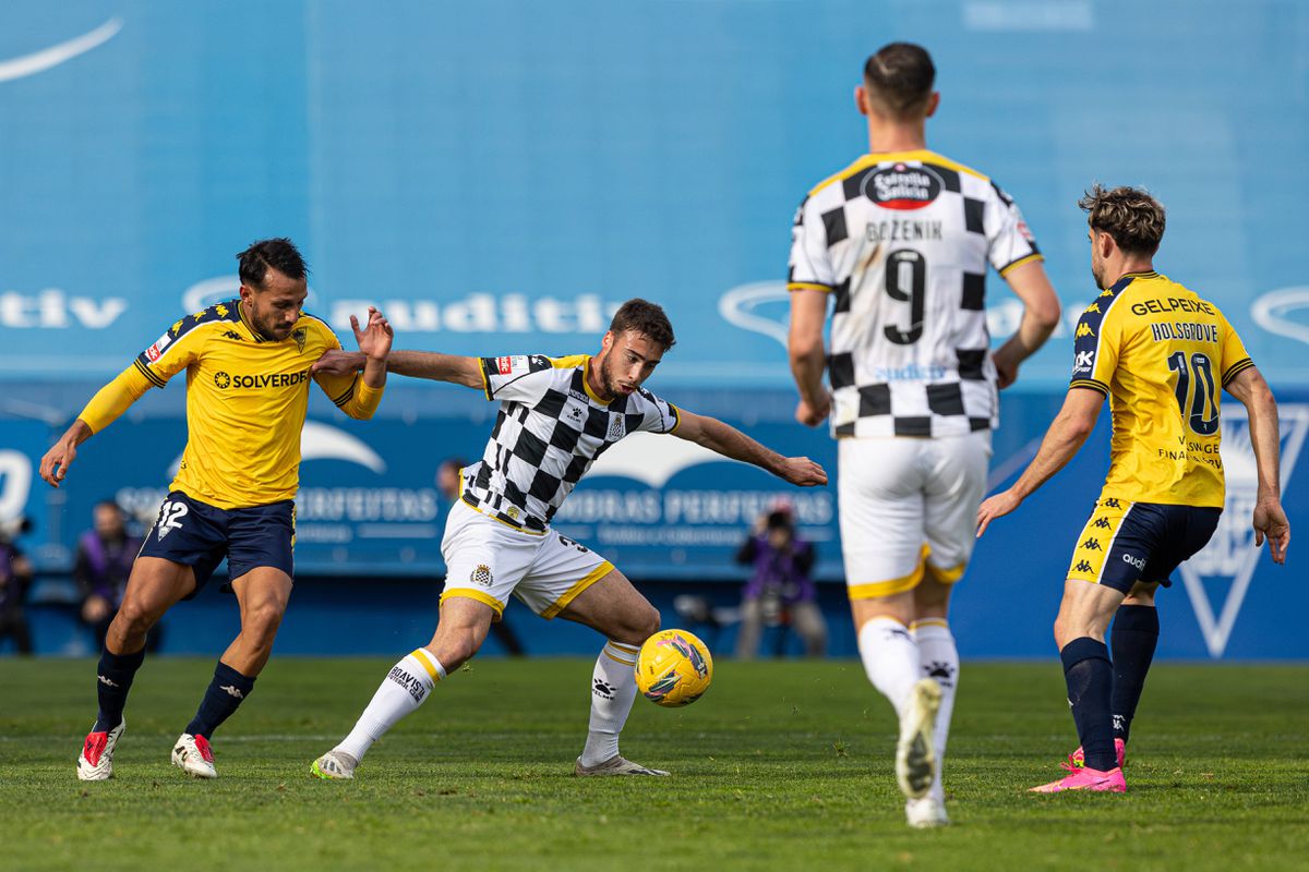 Adeptos do Estoril elegem criativo como jogador do ano