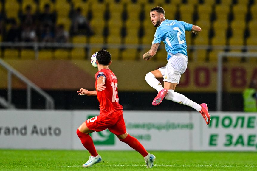 Debast em ação no jogo com a Macedónia do Norte, de qualificação para o Mundial-2026