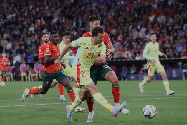 Golo... e polémica: Oyarzabal volta a dar a vantagem aos espanhóis (vídeo)